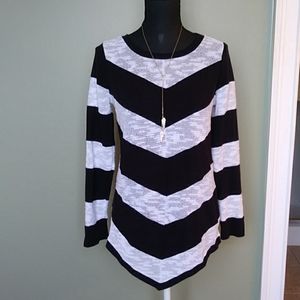 INC. INT'L CONCEPTS BLACK&WHITE TOP SZ M